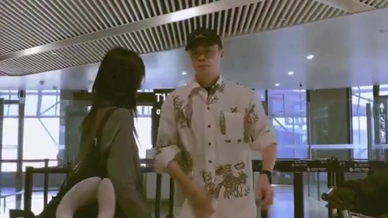 ☀️❤️ Street Vibes & Endless Memories 🌆✨#CoupleGoals ❤️ #StreetStyle ✨👟#GoldenHourVibes☀️🌆#UrbanLove💕