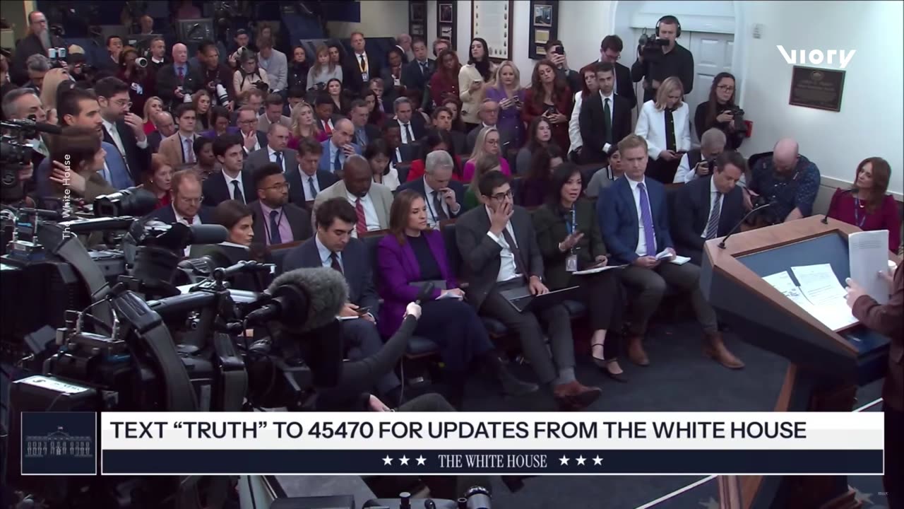 WH spox faces repeated questioning on Epstein email revelations