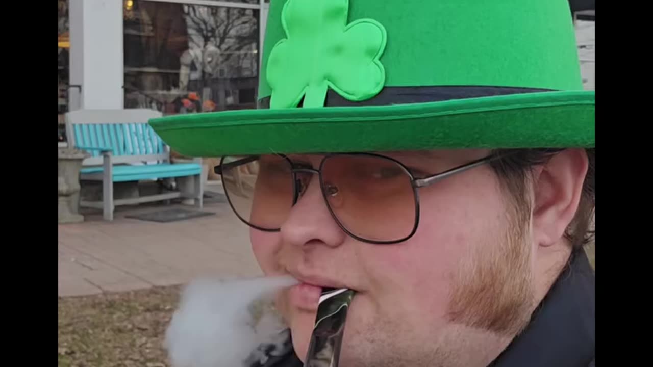 Saint pattie corncob pipe.