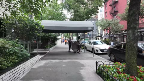 🗽 NYC Live 🔴 Walk (Chat on YouTube)
