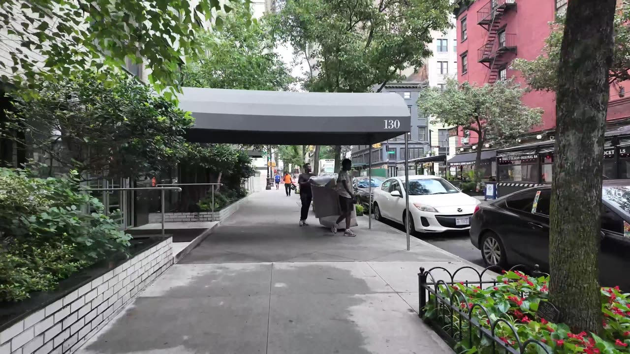 🗽 NYC Live 🔴 Walk (Chat on YouTube)