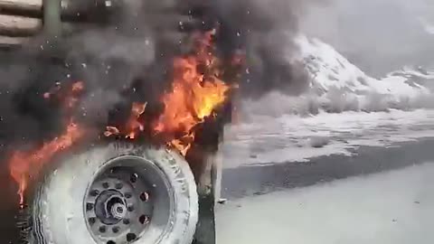 TRAILER FIRE!! #ourtruckinglife #truckdrivers #atruckerslife #truckdriver #trucker #reallifetruckers