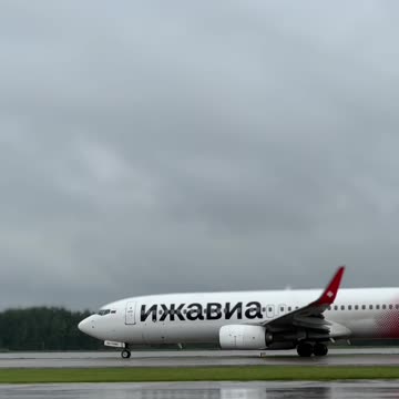 Boeing 737-800 da companhia aérea Izhavia.
