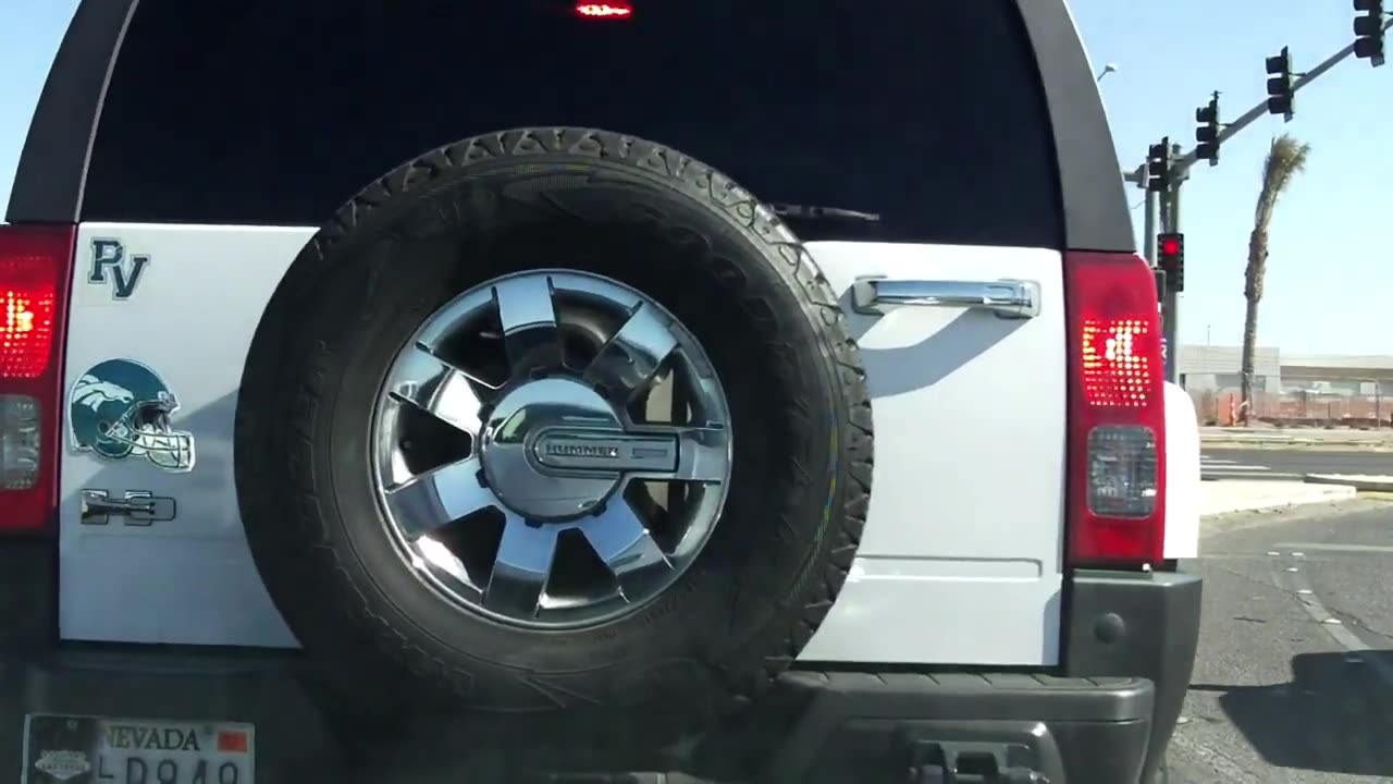 Honda Pilot and Hummer H3