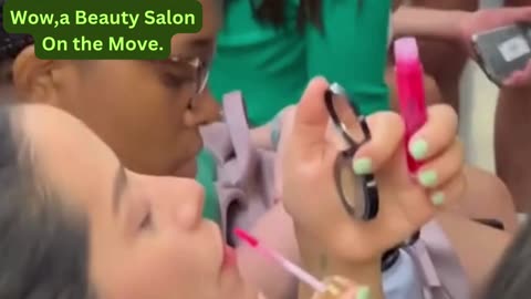 Lipstick & Locals: Women's Rush Hour Makeup Routine Goes Viral! Nu News Daily+ Alt.