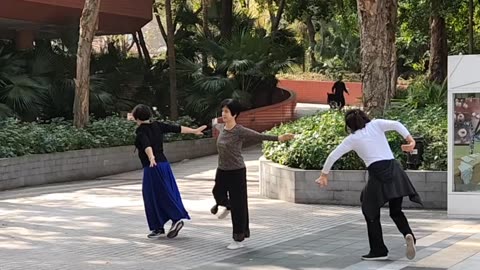 Don't worry - Just Dance || 别担心——尽情跳舞