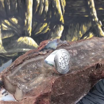 Divine Intuition, Worn Boldly