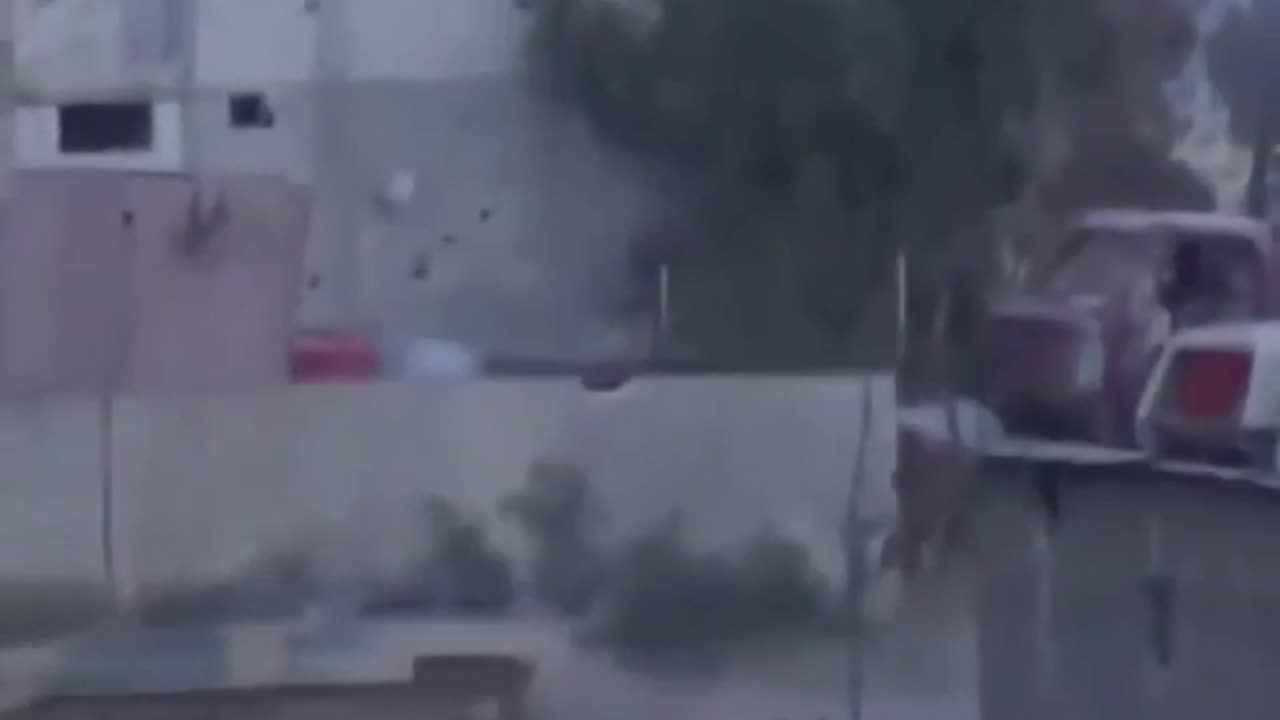 Syrian War Damascus, RPG hit on BMP-1 2014.10.03