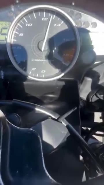 Yamaha yzf R6 2002 compilation