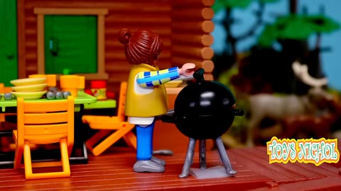 Build Wooden House with Two Bedrooms on the Edge of Lake