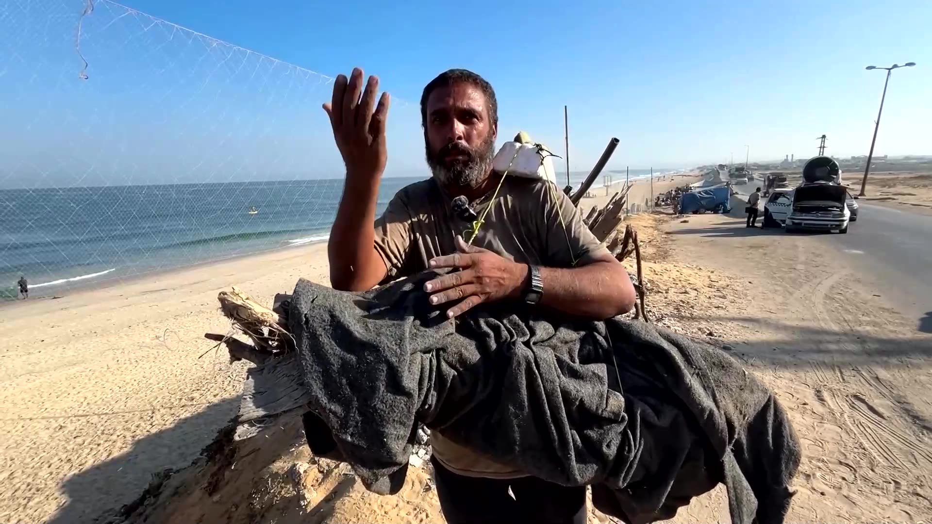 Displaced Palestinians flee south to escape heart of death