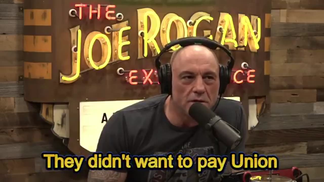 Joe Rogan and Kurt Metzger Discuss Phone Tracking and People Getting Paid to Attend Democrat Events