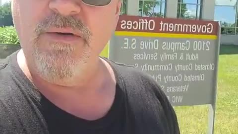 Graham Briggs 'Resigns' While On Vacation to WA During COVID-19 Scare