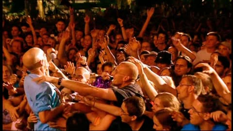 It's the End of the World as We Know It (And I Feel Fine) - R.E.M.(live)