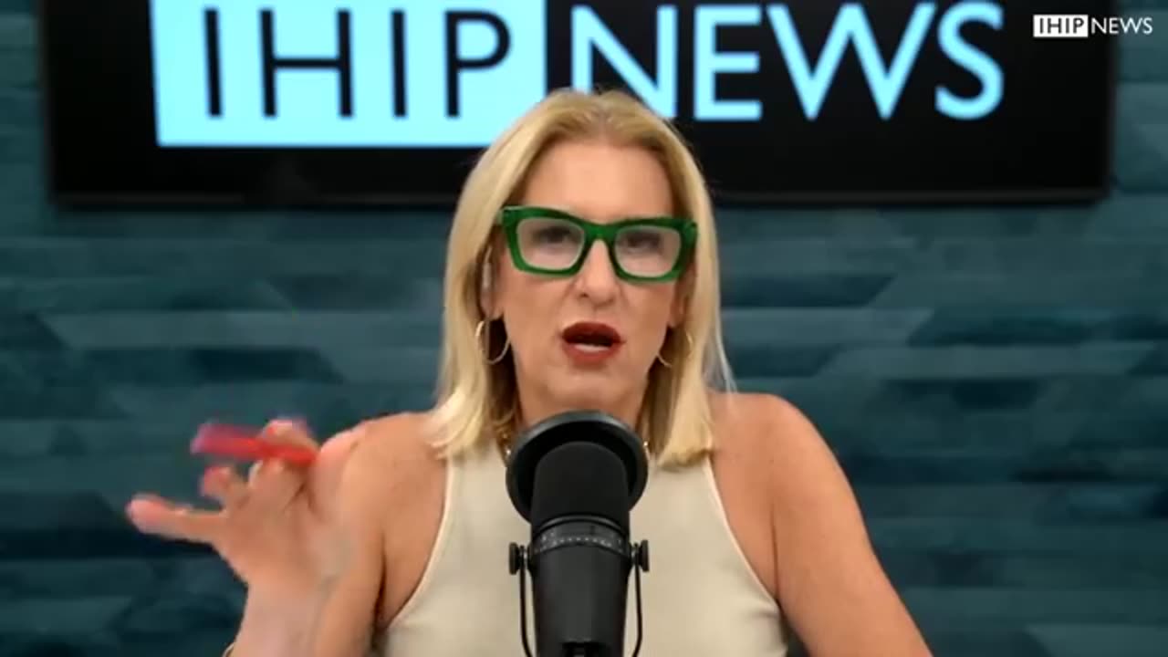 Fox News SHREDS Karoline & Tulsi After EMBARRASSING Presser Meltdown!