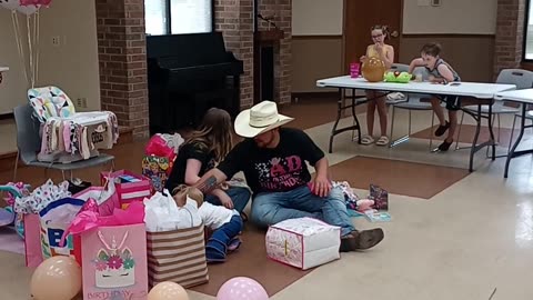 Daisy birthday party Pt ,1
