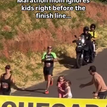 Mom ignores a whole family just to finish a sub 1.41 half marathon 😕 selfish?