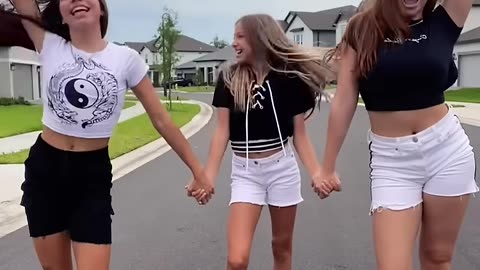 Linda & Heather Best Friends Triple Charm #shorts