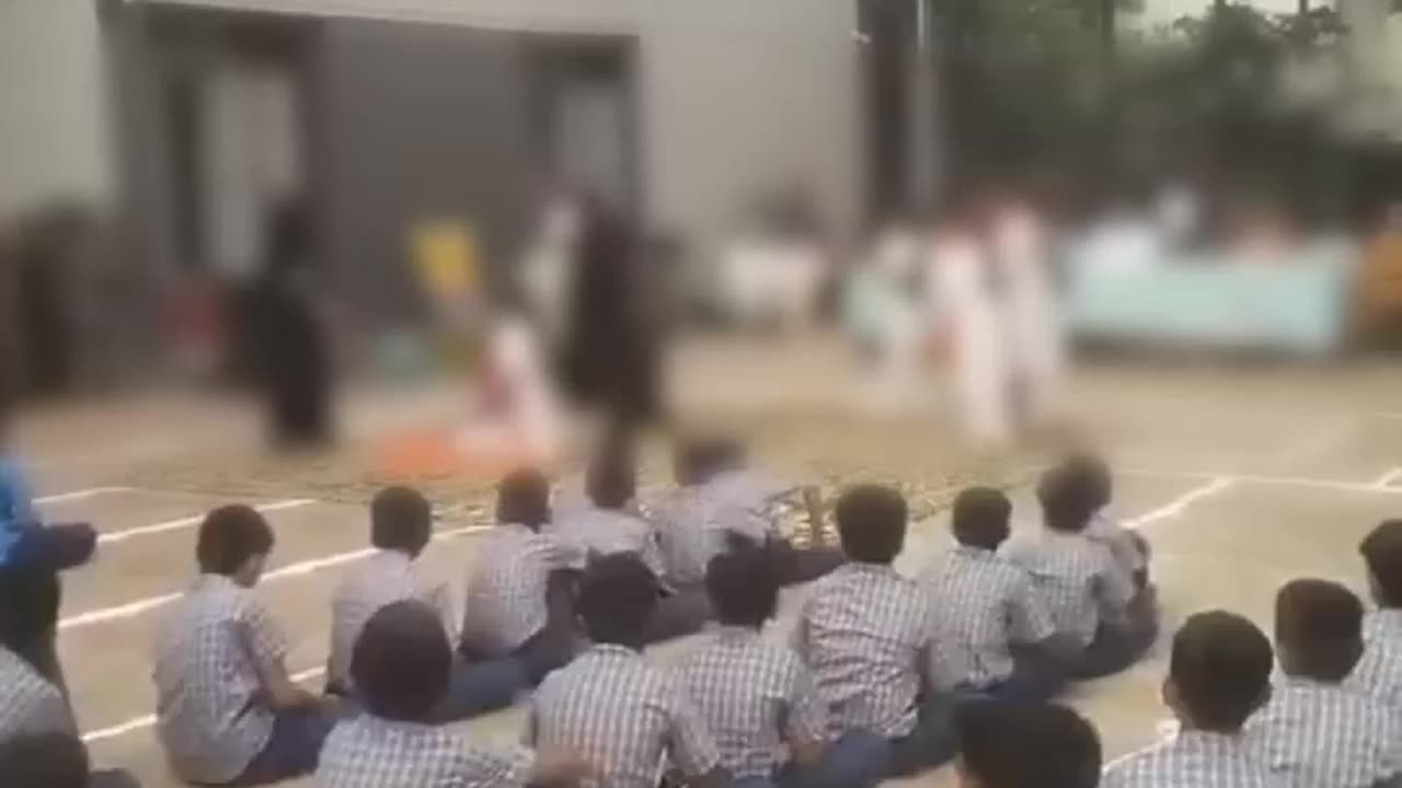 ভিডিও || ভারতের স্বাধীনতা দিবসের নাটকে বোরকাপরা মুসলিম মেয়েদের জঙ্গি হিসেবে উপস্থাপন