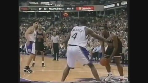 Elton Brand 25 Points @ Kings, 1999-2000.