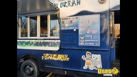 2006 31' Fresh Baked Cookies & Soft Serve Ice Cream Truck with Inventory & Merch