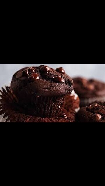 “🍫 Decadent Chocolate Muffin – Soft, Fluffy & Delicious!”