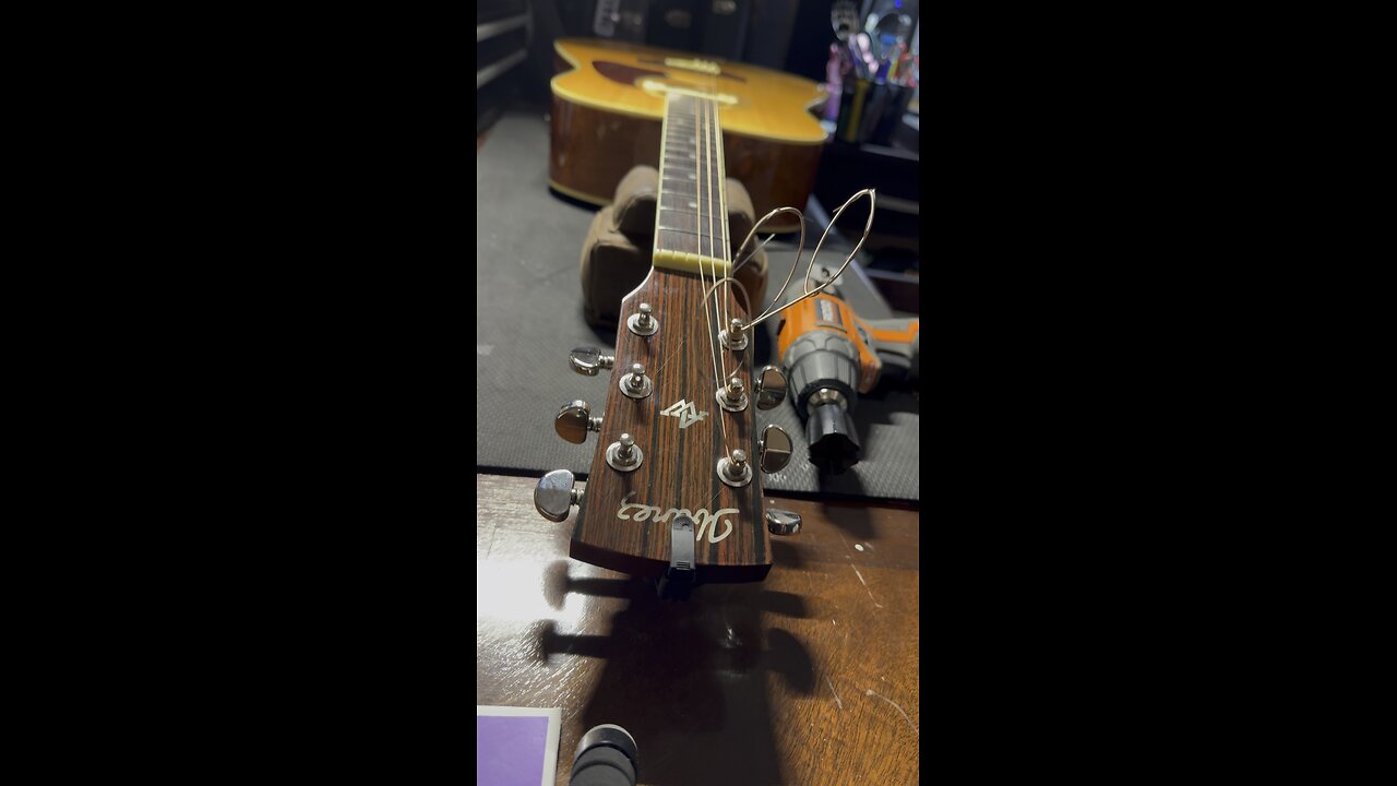 How to install a guitar string