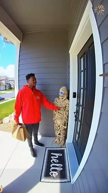 Scary moment as truck delivery goes terrifyingly wrong during drop-off 😱🚛 #japd