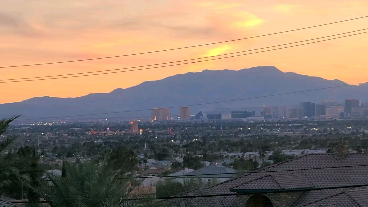 Did you see tonight's Las Vegas sunset? Check this out! 03.25.2025 #follow #lasvegas #travel #gaming