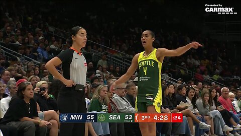 👀 Skylar Diggins CRASHES OUT on ref after foul, Courtney Williams asks for a tech | WNBA basketball