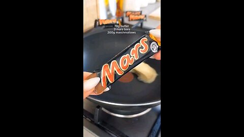 "Mars Bar Rice Krispies 🍫🔥 No Bake Treat in Minutes! #Shorts"