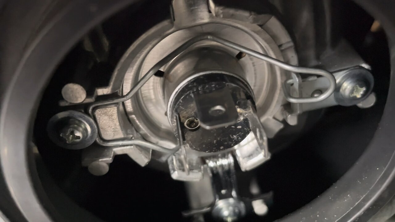 Blasian Babies DaDa Replaced Both Headlight Bulbs Of The 2009 (3rd Generation) Honda CR-V EX AWD
