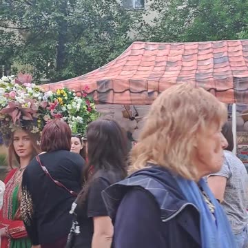 Dancing in the street 💃🎉