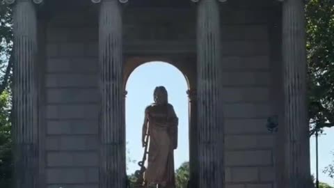 **Title:** "60 Seconds in [Rome]—A Story You'll Never Forget!"
