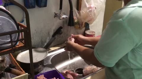 Chicken Cleaning Tutorial Part 2: Washing and Cutting the Meat