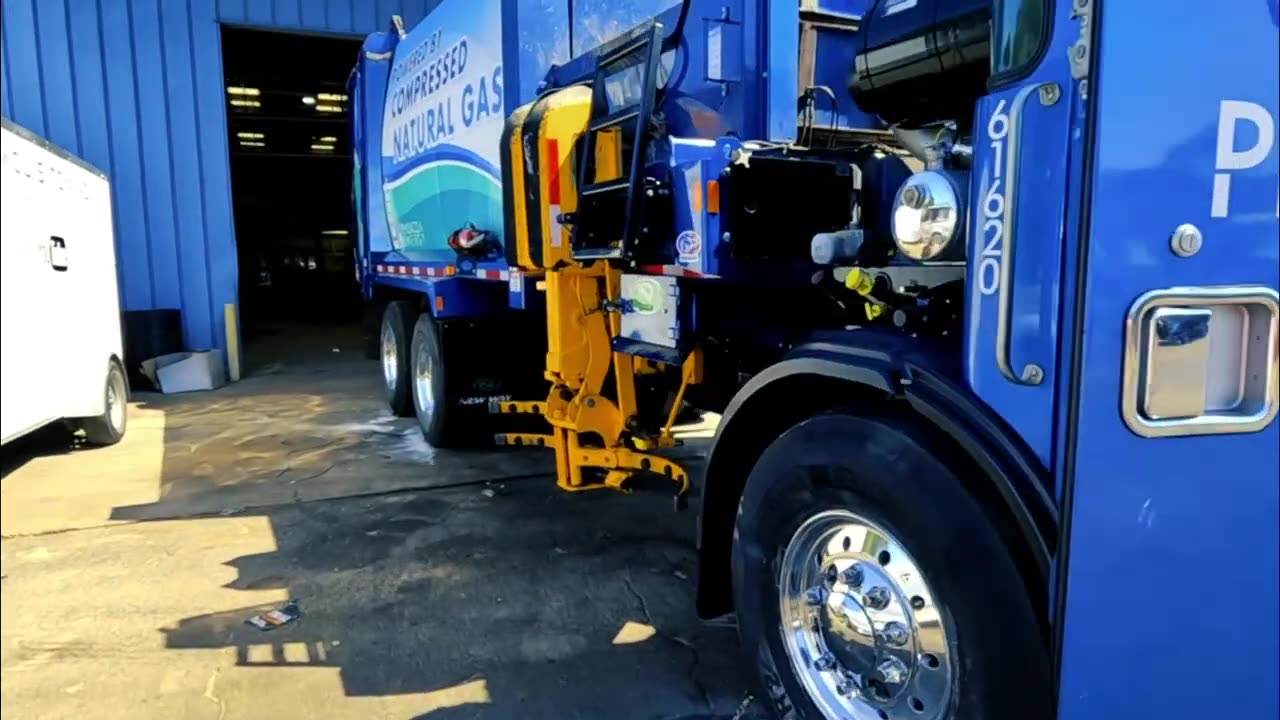 Detailing and Big Rig Polishing a Fleet for The City Of Pensacola FL