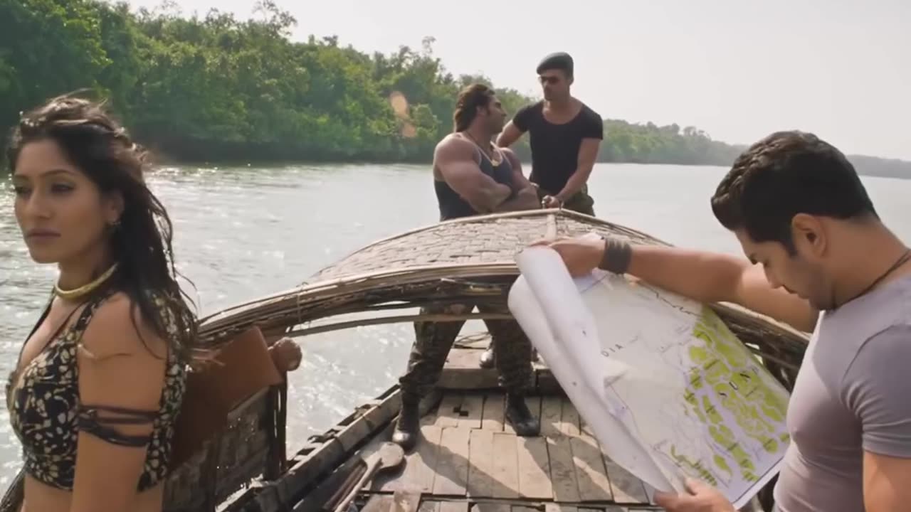 साउथ की नई मूवी जिसमें फेसबुक पर तहलका मचा दिया .....4