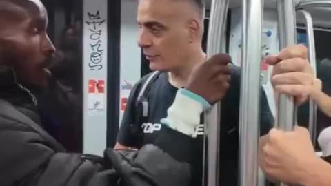 🇮🇹Remigrazione African migrant in Rome...