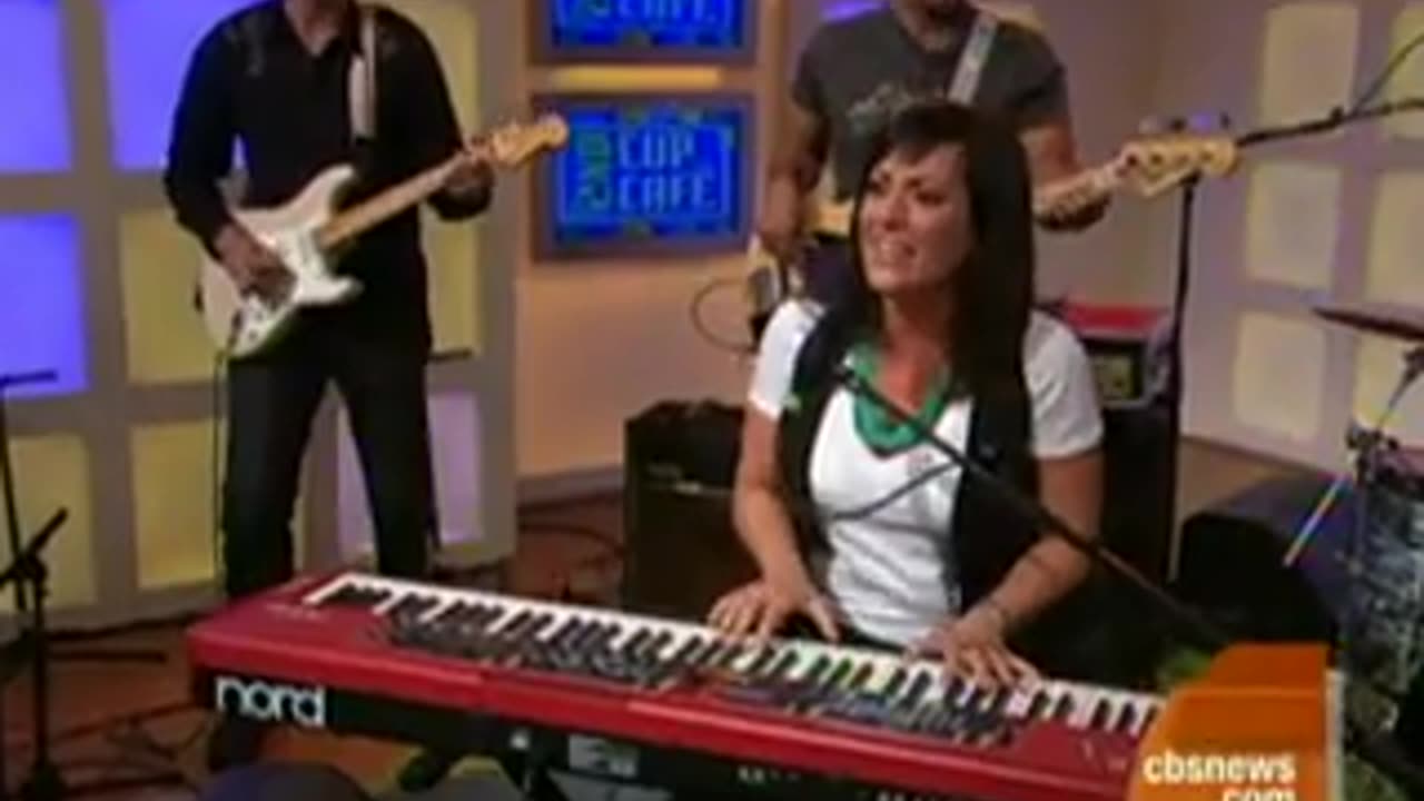 Kari Noble - Emilie (Christian Lite Rock LIVE in some Morning show)