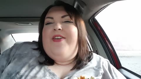 FB_2017_06_26_Falafel Car Mukbang!!!