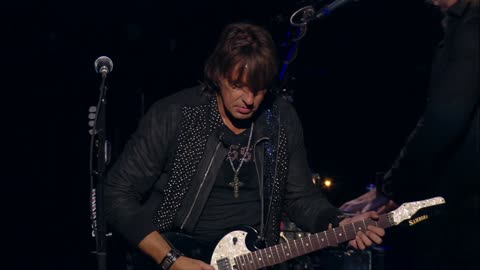Living In Sin / Chapel Of Love - Bon Jovi (live)