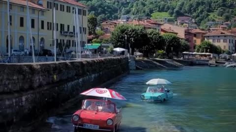 🇮🇹 You can sail on retro paddle boats on Lake Como in Italy.