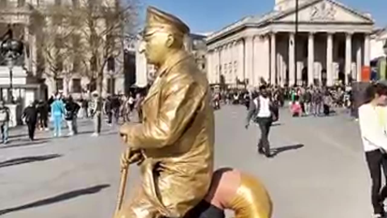 London Levitating Goldman getting tricked by the most flexible girl.