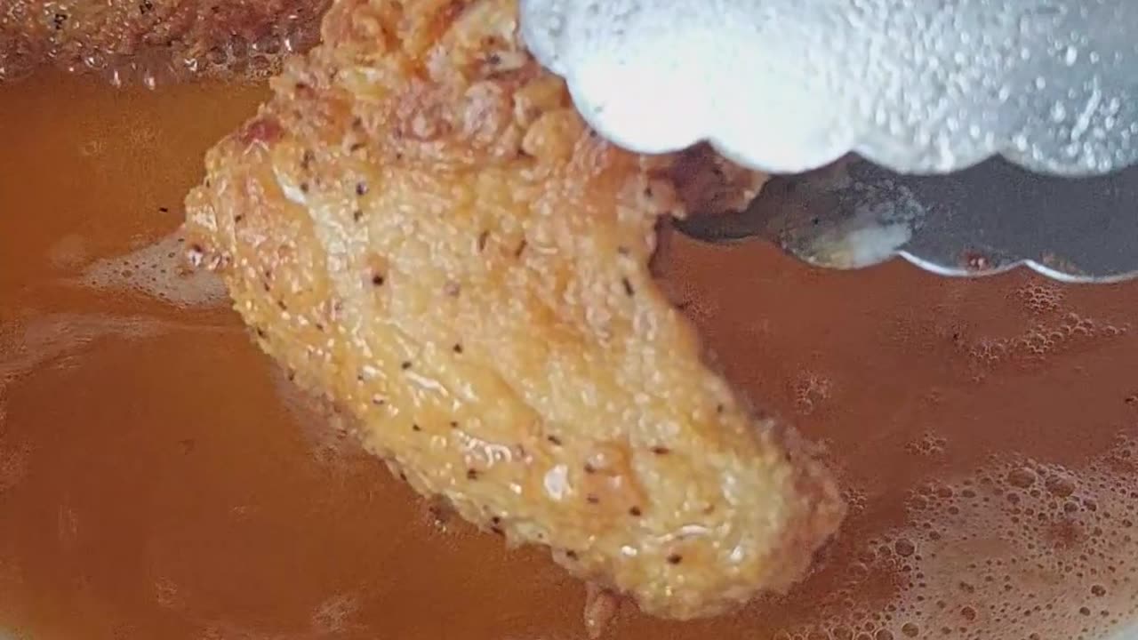 Panlasang Pinoy! How to cook Crispy Fried ChickenWings! Lutong Pinoy! Kusina ni Ate, Kusina ni Kuya!