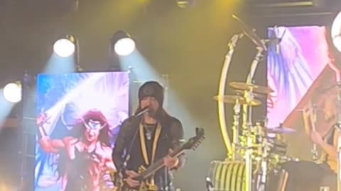 Stryper (live)