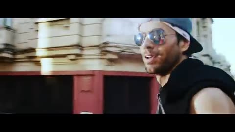 Enrique Iglesias - SUBEME LA RADIO (Official Video) ft. Descemer Bueno, Zion & Lennox