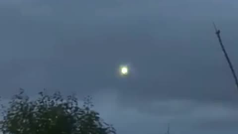 Flashing UFO Filmed in Michigan, USA!