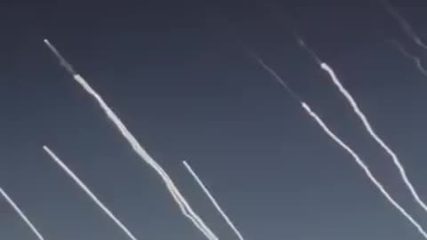 🇮🇷 Epic footage: Airline passengers over Saudi Arabia captured the launch..