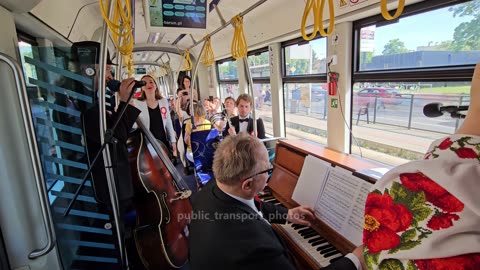 "U prząśniczki siedzą, jak anioł dzieweczki" - Muzyczny Tramwaj Probaltici