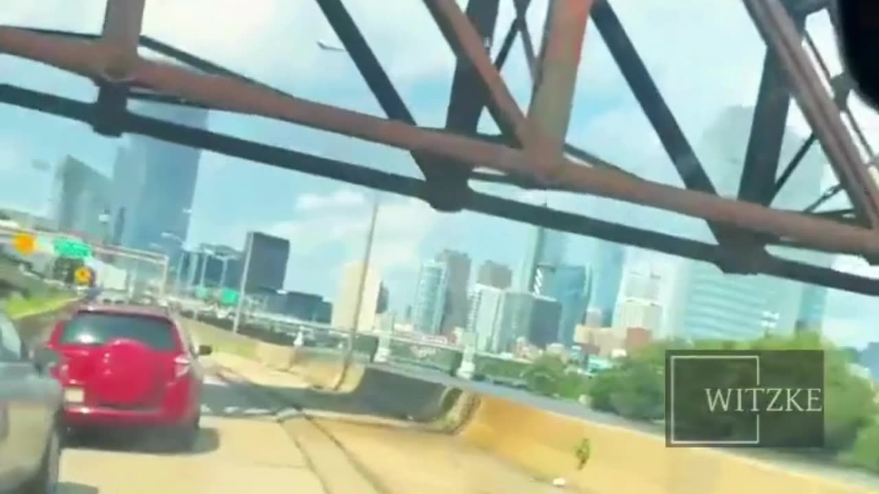 Driver Teaches How Real Men DRIVE!!